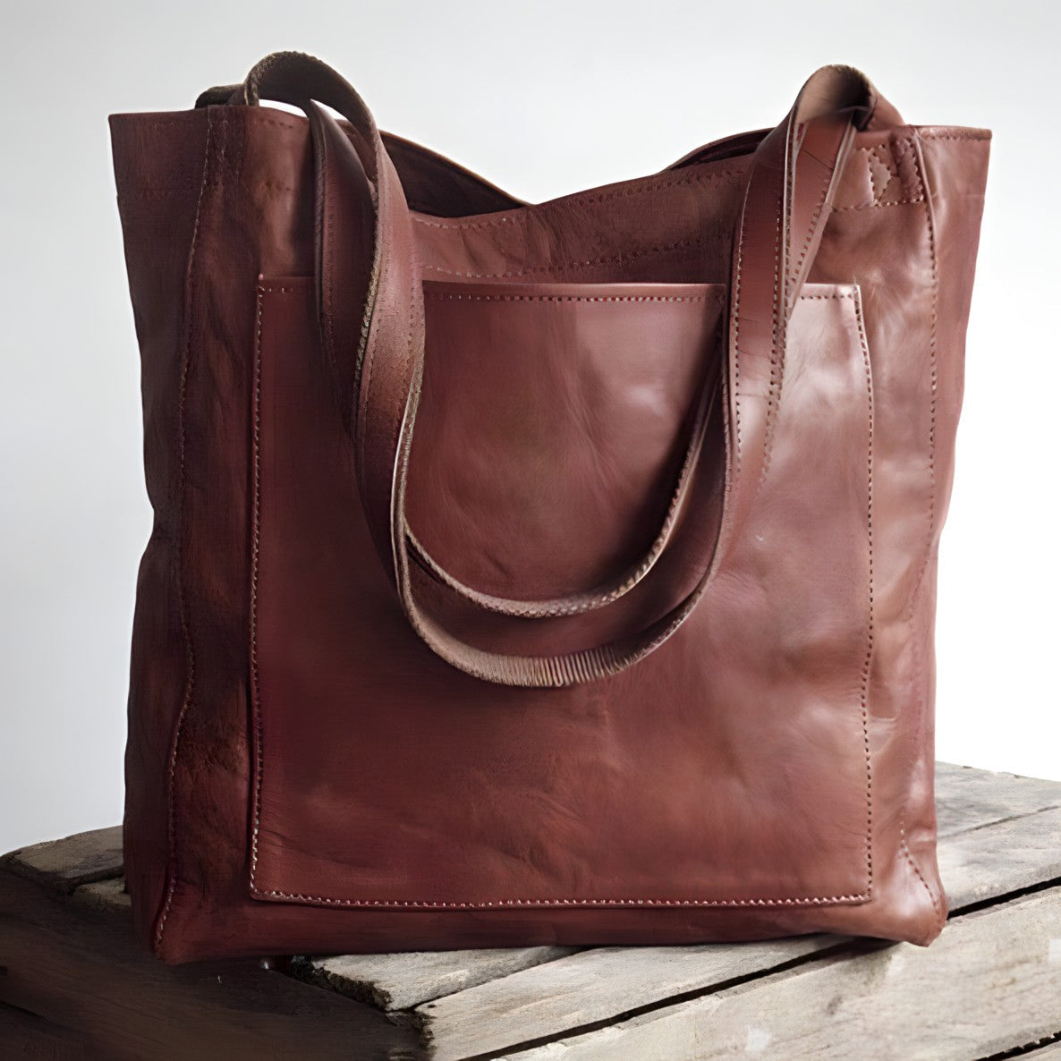 Saga | Stylish Leather Bag